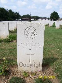 Ranville War Cemetery - Farquhar, Ronald Hamish