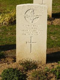 Ranville War Cemetery - Fay, Victor Charles