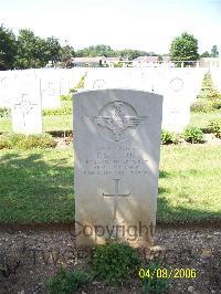 Ranville War Cemetery - Gillum, Kenneth Sidney