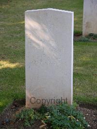 Ranville War Cemetery - Graff, Anton