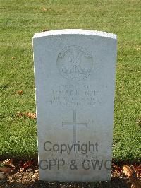 Ranville War Cemetery - MacKenzie, Robert
