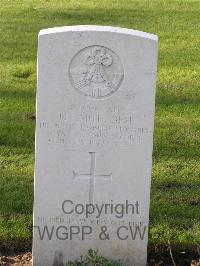 Ranville War Cemetery - Smith, John Leonard